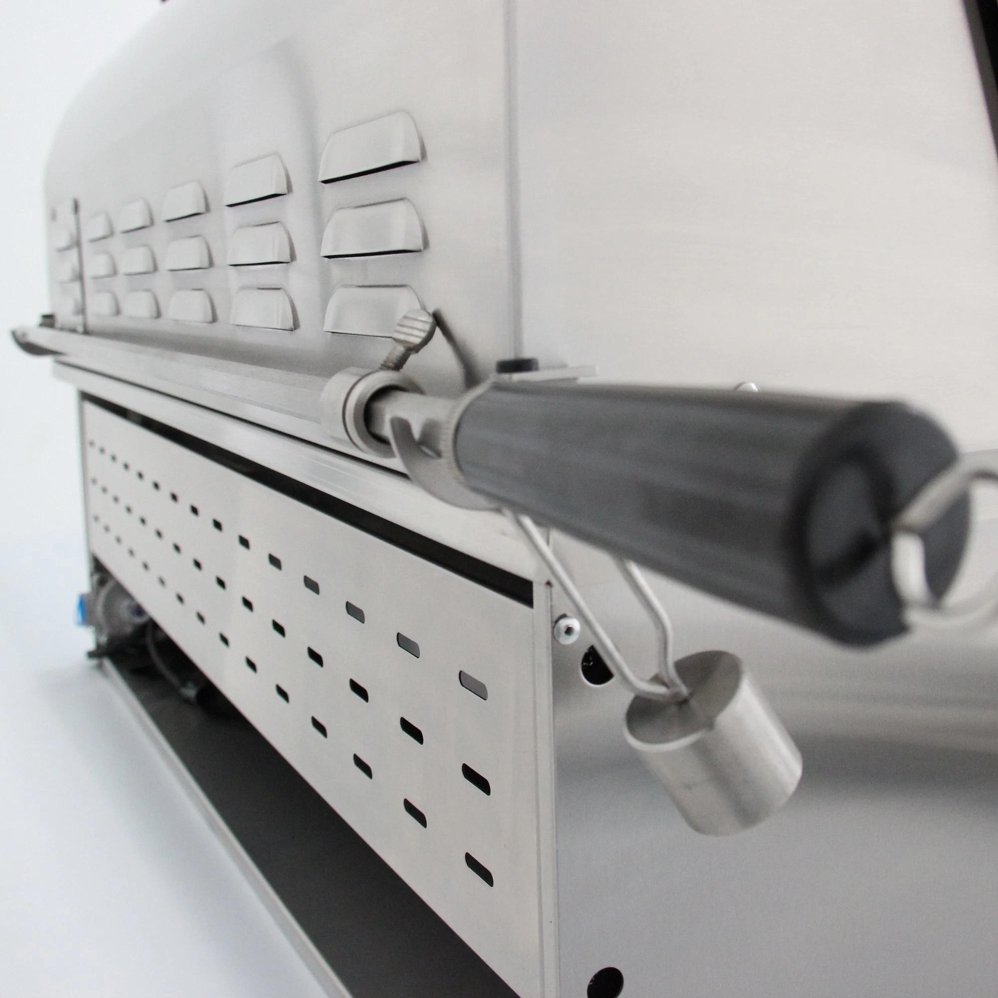 Blaze Professional 34-Inch 3 Burner Built-In Gas Grill - Image 7